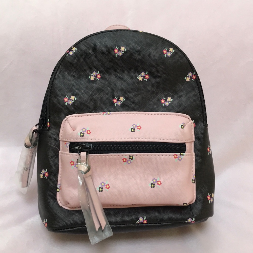 T SHIRT AND JEANS BACKPACK